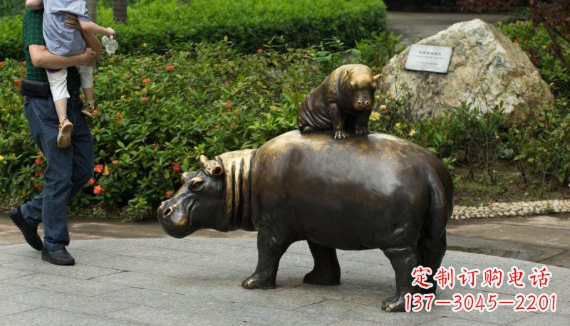 龙岩铜雕母子河马