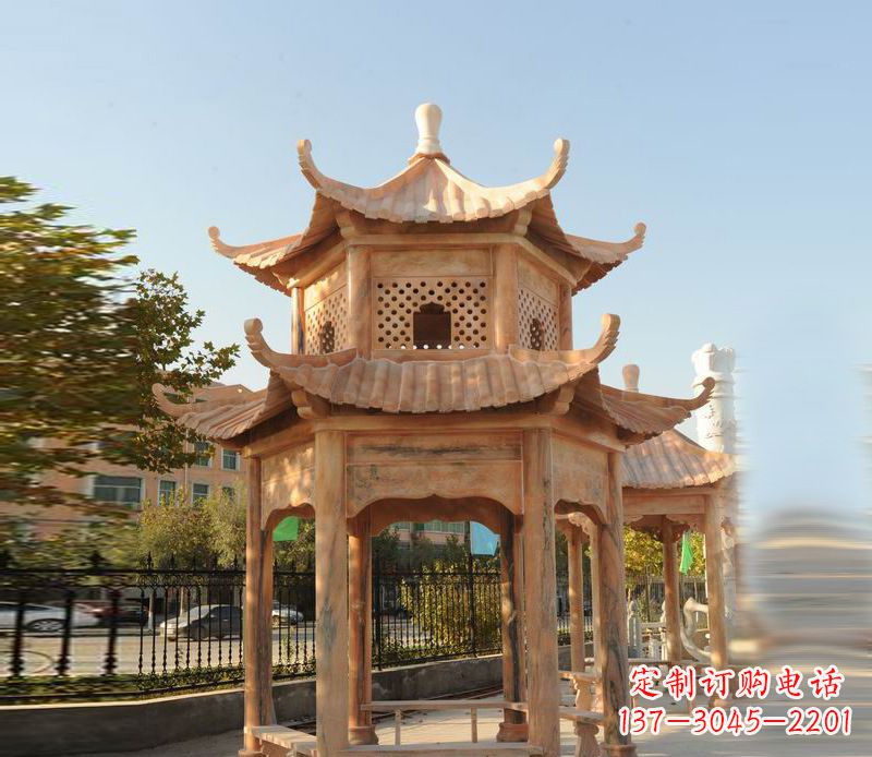 龙岩晚霞红景区休息凉亭