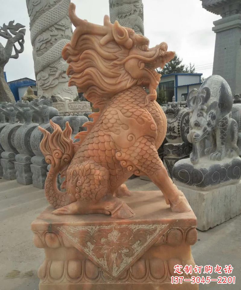 龙岩晚霞红麒麟雕塑1