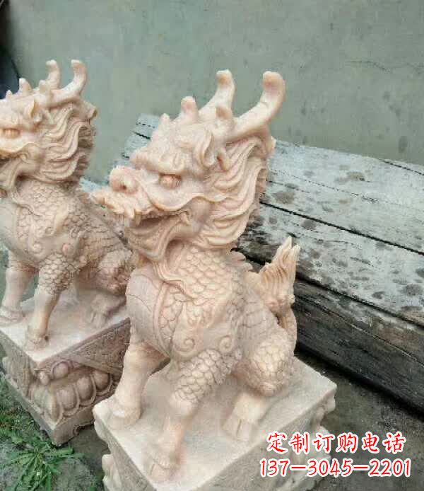 龙岩晚霞红石雕麒麟