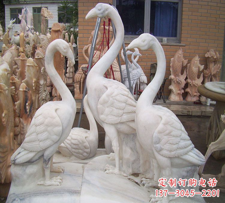 龙岩仙鹤衔树枝 石雕