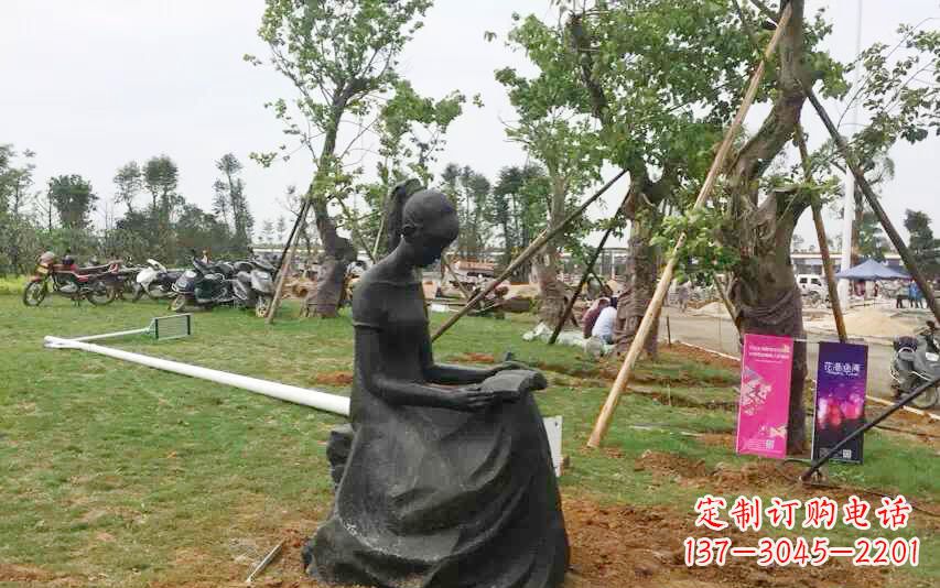 龙岩校园看书女孩雕塑