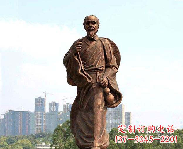 龙岩中华古代名医华佗铜雕像