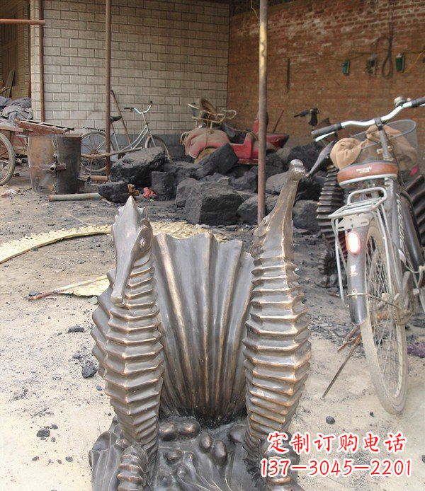 龙岩铸铜海马小区动物铜雕