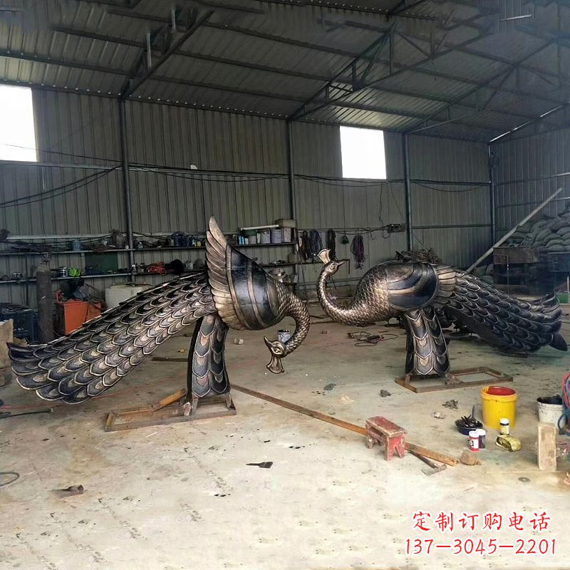 龙岩铸铜孔雀雕塑