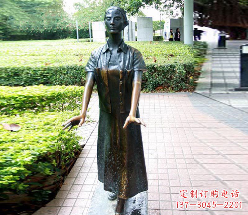 龙岩走路的盲人女孩铜雕